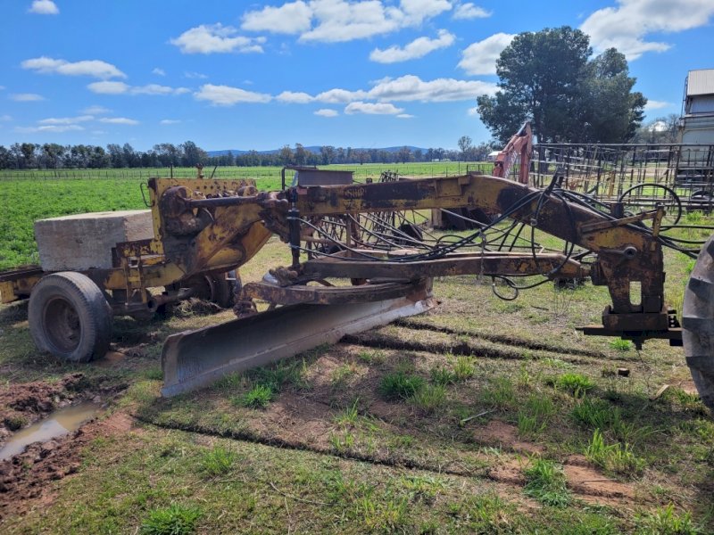 Britstand 12ft Grader