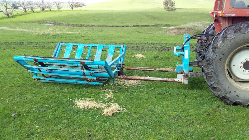 Hay Feedout Machine with 3PL