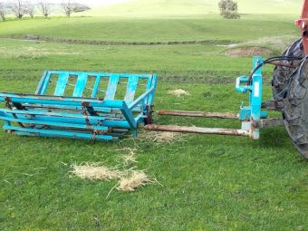 Hay Feedout Machine with 3PL