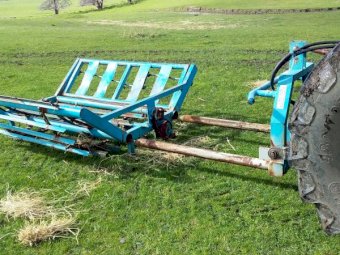 Hay Feedout Machine with 3PL