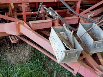 Massey Ferguson MF80 Combine