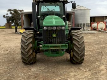 2009 John Deere 8245 R Tractor