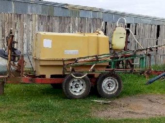 Hardi 2400L Boom Spray