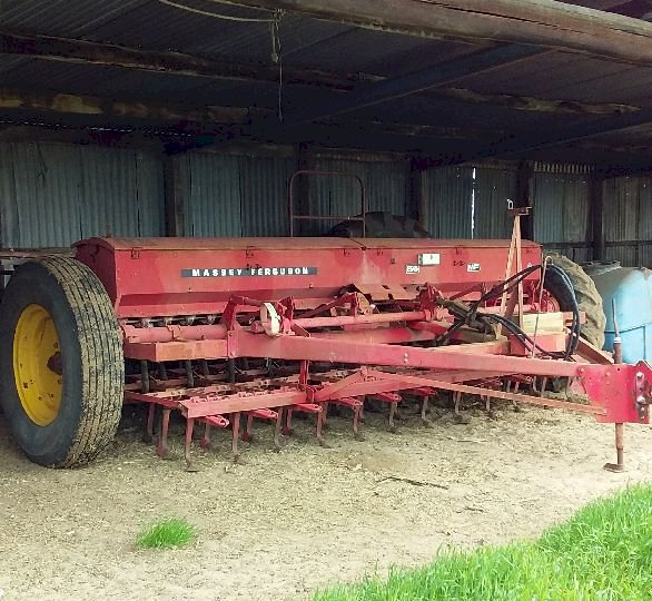 Massey Ferguson MF56 Combine