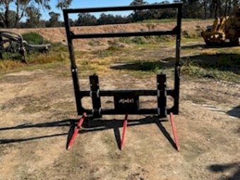 Under Auction - (A242) JCB High Back Bale Spike 