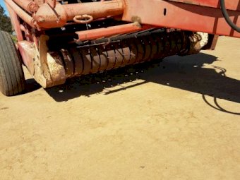 Hesston 5800 Round Baler ##PRICE REDUCED##