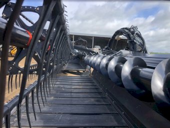 Macdon D135xl 35' Windrower Front