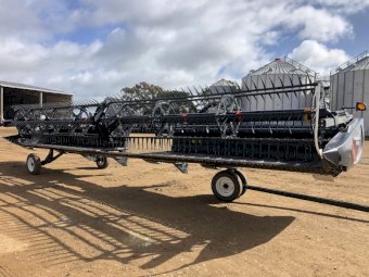 Macdon D135xl 35' Windrower Front
