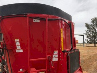 NDE Co Mixer Wagon 18S400