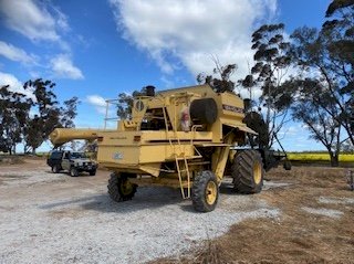 New Holland TR97 Header With 30ft Front