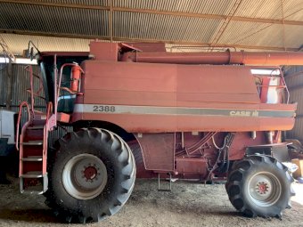 Case 2388 Header with 1010 30 ft Front with Comb Trailer