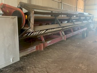 Case 2388 Header with 1010 30 ft Front with Comb Trailer