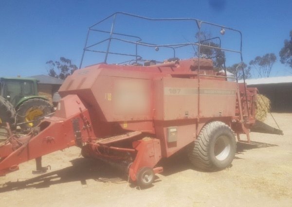 Massey Ferguson 187 Baler