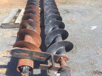 WANTED John Deere Top Cross Auger to Suit 640 D Front