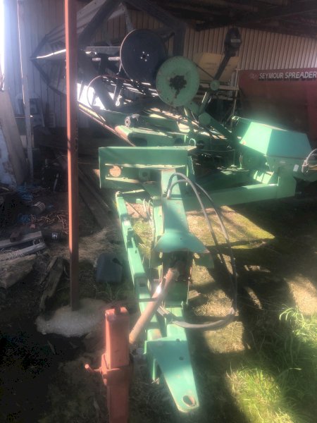 John Deere 25ft Windrower ( MacDon 3000 )