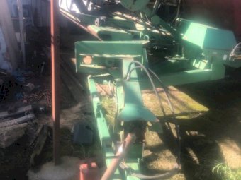 John Deere 25ft Windrower ( MacDon 3000 )