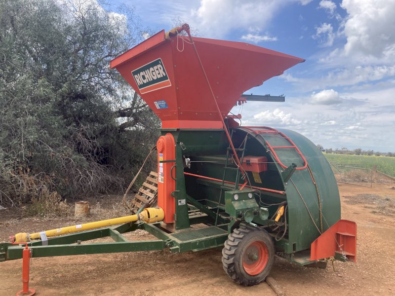 Richiger R950 Grainbag Inloader