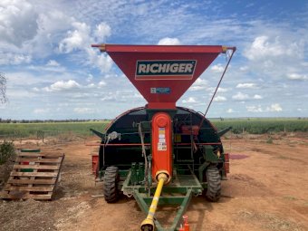 Richiger R950 Grainbag Inloader