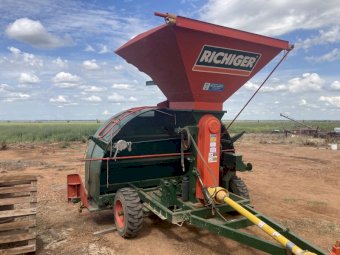 Richiger R950 Grainbag Inloader
