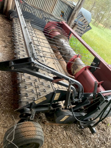 Case IH 2015 Canola Pickup Front