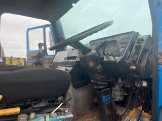 1986 Mercedes Benz 2222 Tray Truck