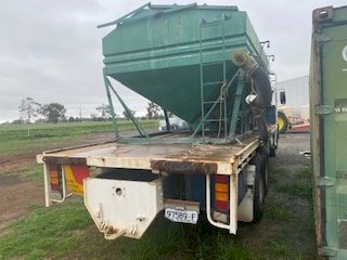 1986 Mercedes Benz 2222 Tray Truck