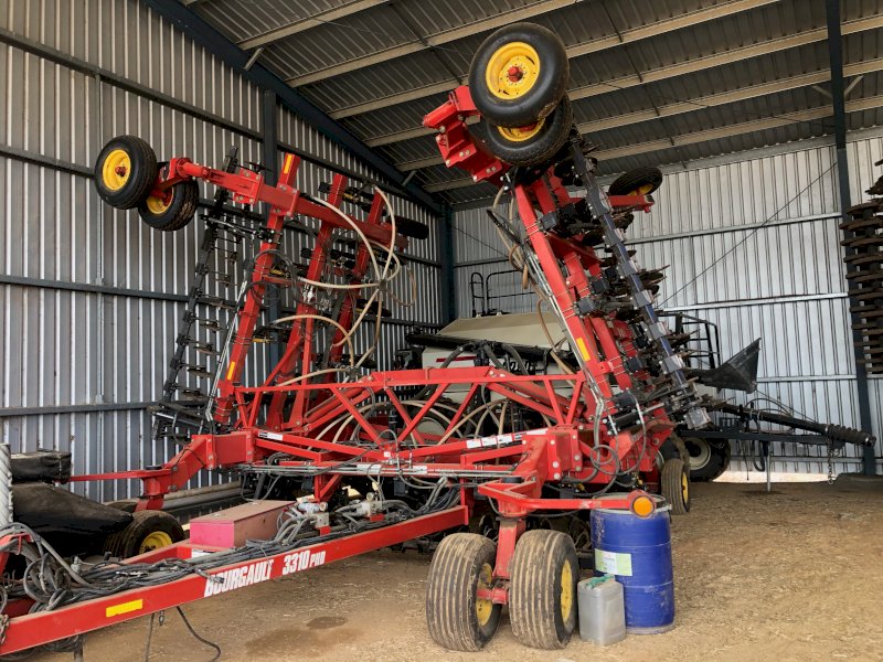Borgault 3310 PHD Airseeder