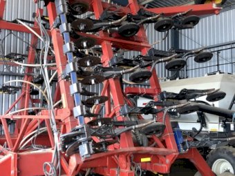 Borgault 3310 PHD Airseeder