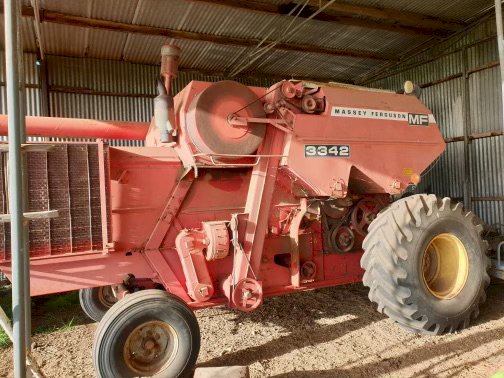 Massey Ferguson 3342 Header
