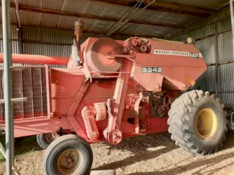 Massey Ferguson 3342 Header