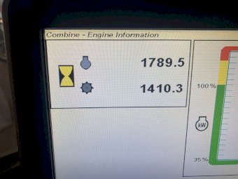 2015 John Deere S680 with 40' Macdon Front