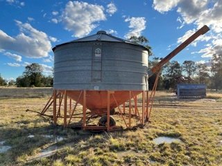 Sherwell bin with auger