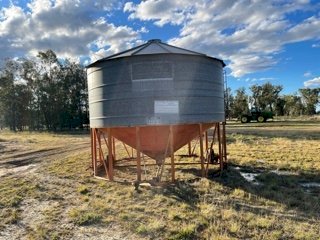 Sherwell bin with auger