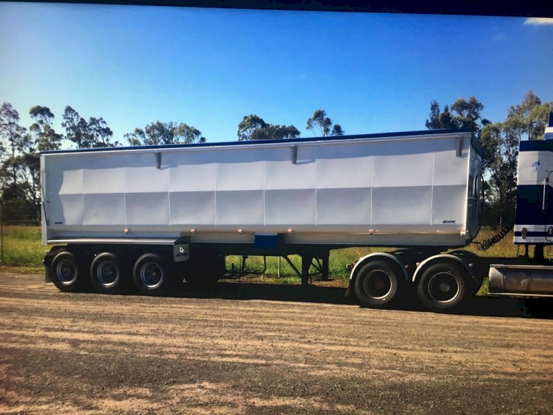 2014 Moore Tri-Axle Tipper