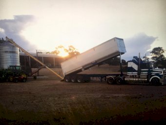 2014 Moore Tri-Axle Tipper