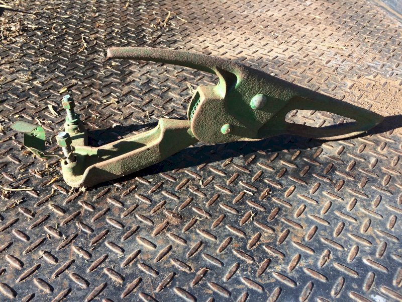John Deere Crop Lifters