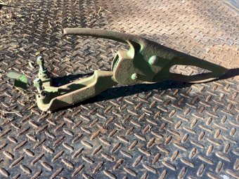 John Deere Crop Lifters