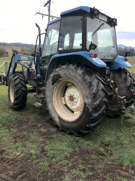 2001 New Holland TS100 4WD Tractor