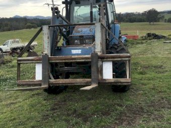2001 New Holland TS100 4WD Tractor