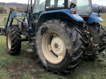 2001 New Holland TS100 4WD Tractor