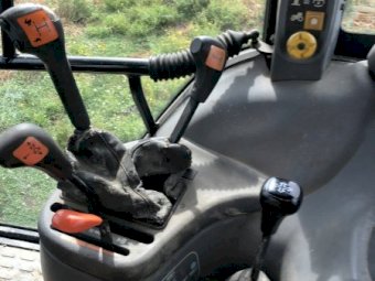 2001 New Holland TS100 4WD Tractor