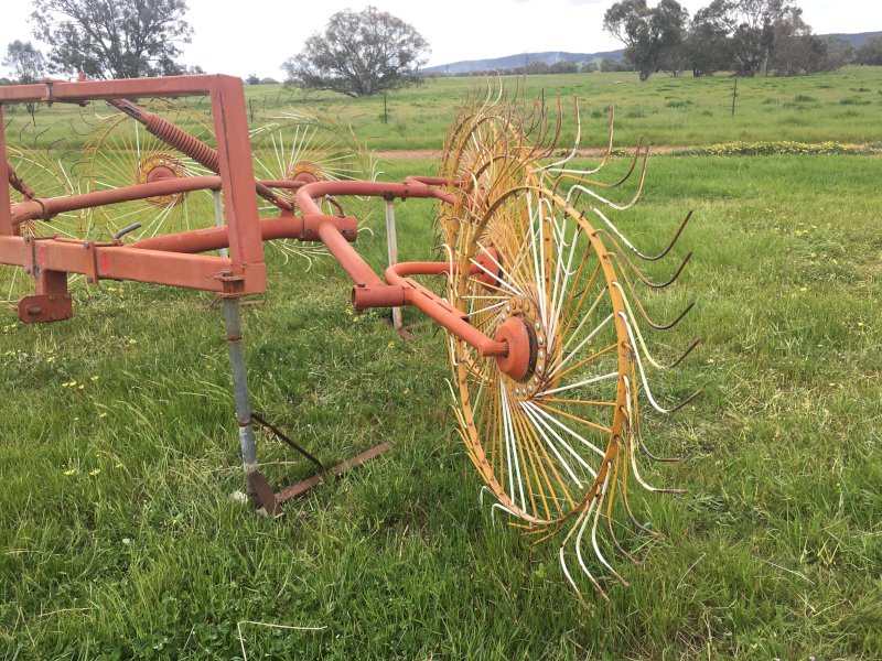 Vicon 8 wheel V Rake