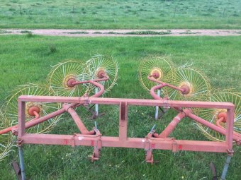 Vicon 8 wheel V Rake