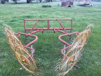 Vicon 8 wheel V Rake