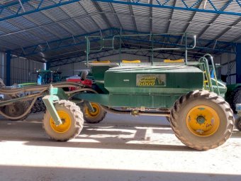 2007 NDF 550 disc planter and Simplicity 6000 lt Aircart