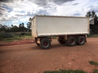 1996 Mack CHR with Dog Trailer