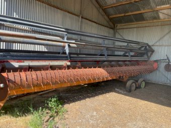 Leith Ruwoldt Pea plucker 25 ft Front on Trailer