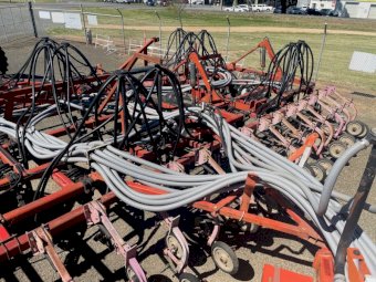 Horwood Bagshaw Air Seeder 36ft 350 Scaribar & 6000 Stream Line Cart