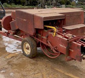 New Holland Hayliner 317 Small Square Baler