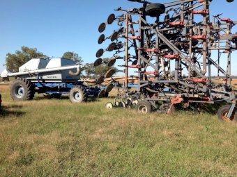 56ft. Flexicoil ST820 bar with Gason 1890 RT3 Aircart
